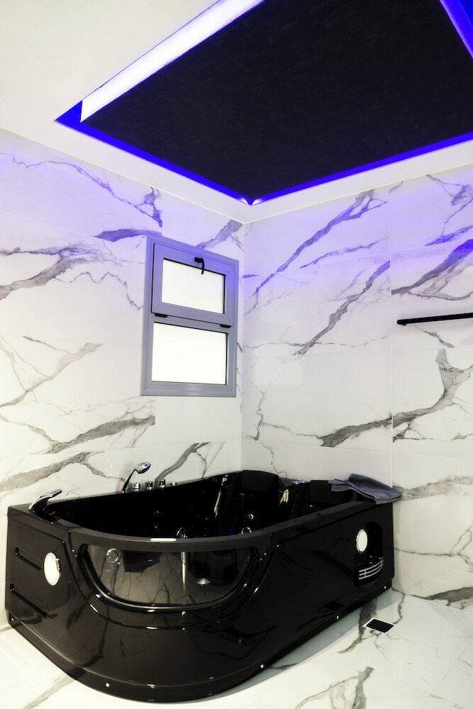 Apartamentos Athens Jacuzzi Suite