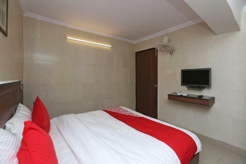 Oyo 13672 Hotel Dhruv