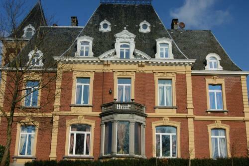 Hostal Chateau Neufays