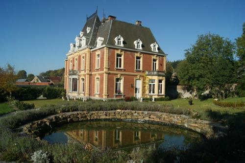 Hostal Chateau Neufays