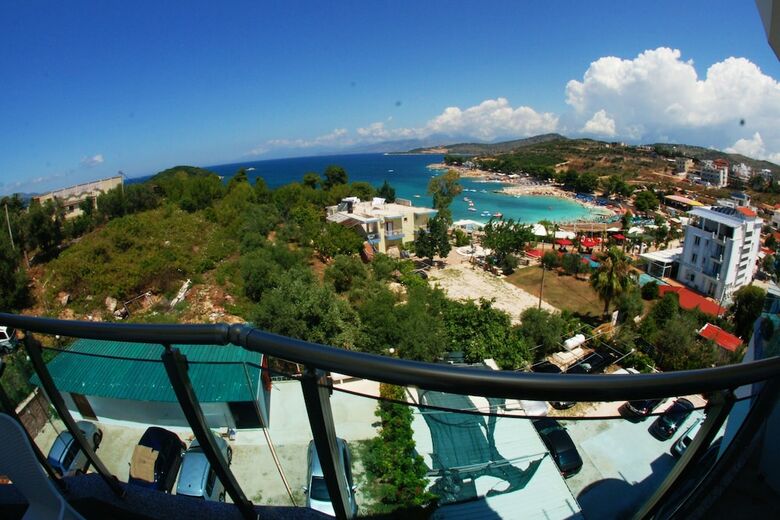 Hotel Vila Landi