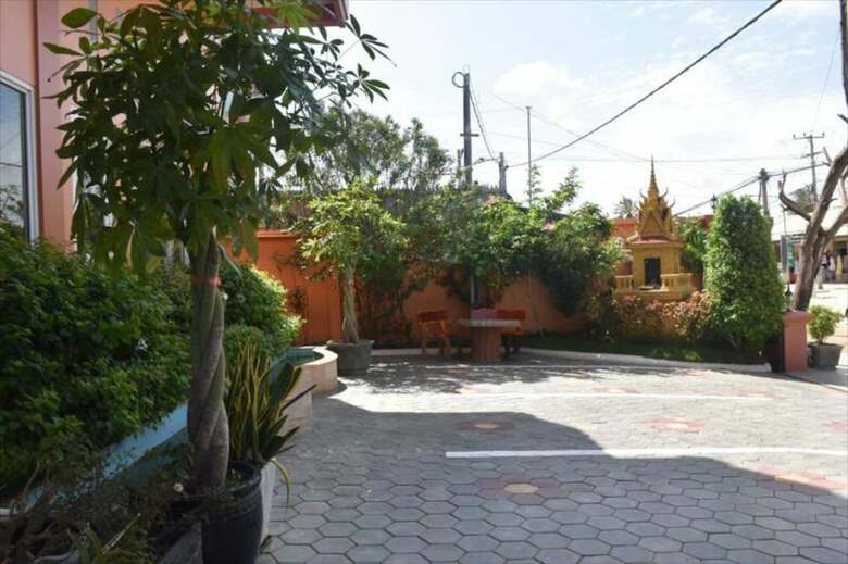 Vanne Hotel