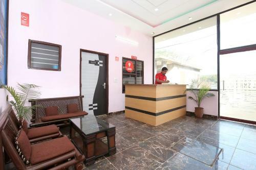 Oyo 11497 Hotel Sharnam