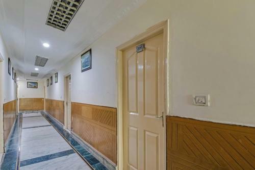 Oyo 24888 Hotel Sham Palace
