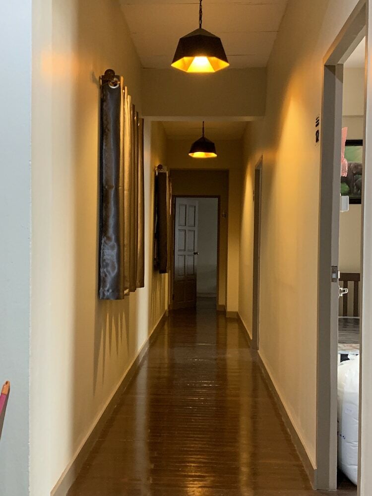 Hotel Calm Back Home