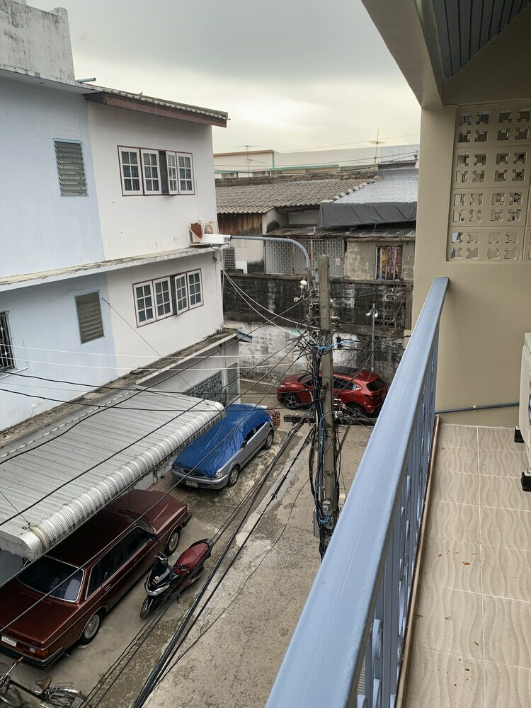 Hotel Calm Back Home