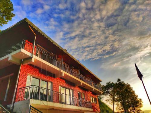 Hotel Safarmaina Resort