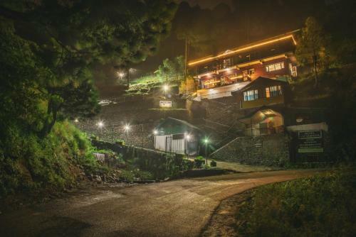 Hotel Safarmaina Resort