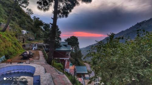 Hotel Safarmaina Resort