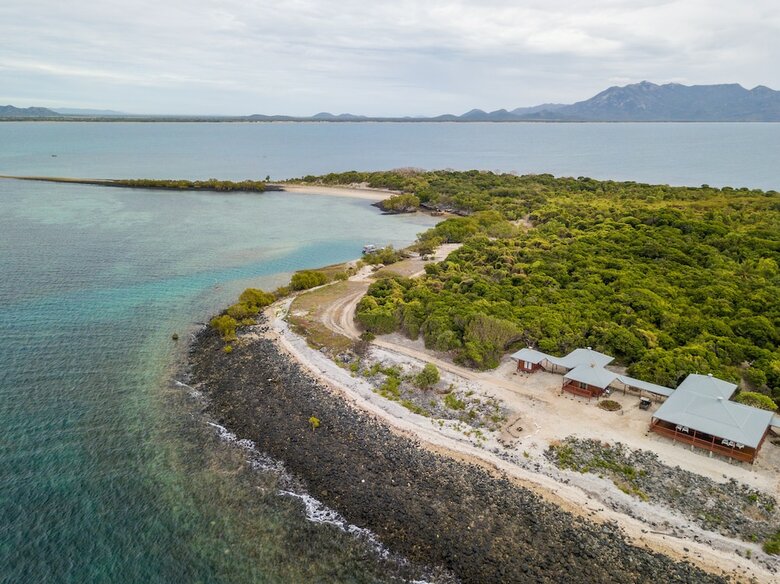 Posada Camp Island Lodge