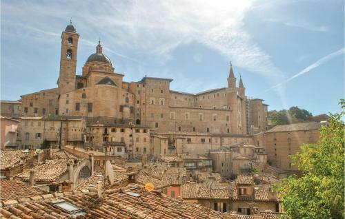 Two-bedroom Apartment In Urbino -pu-