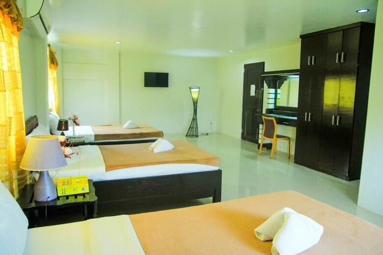 Cocos Hotel