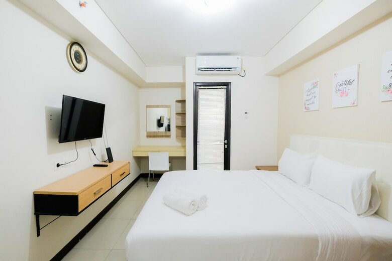 Simple Furnished Studio 19 Avenue Apartment
