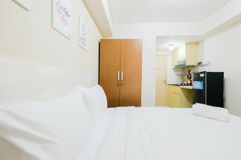 Simple Furnished Studio 19 Avenue Apartment
