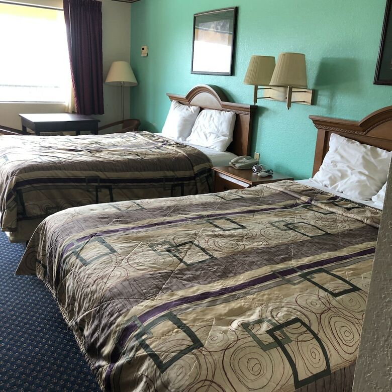 Hotel Clairmont Inn