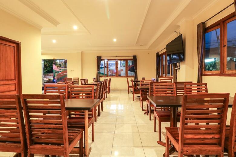 Hostal Oyo 1117 New Garuda Hotel