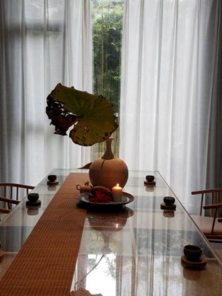 Posada Jia Xian Yi Ming Shu Ju