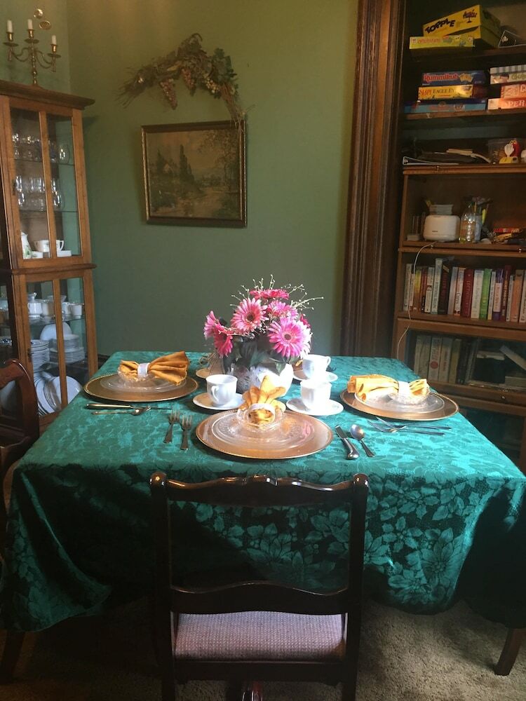 Bed & Breakfast 1873 Victorian Rose