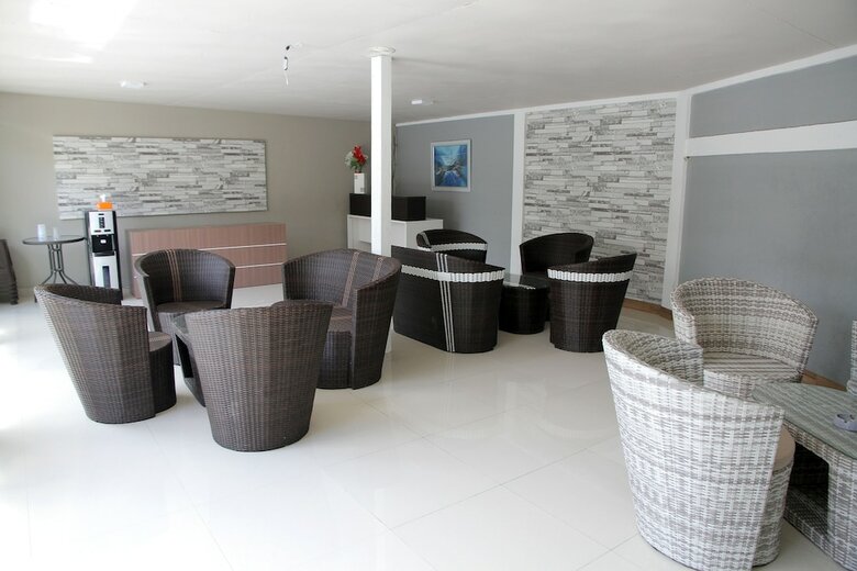 Oyo 1265 Zamrud Hotel