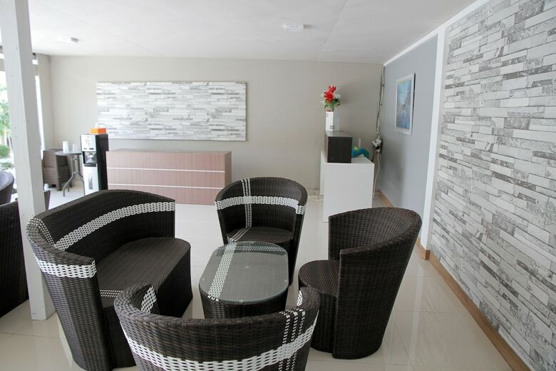 Oyo 1265 Zamrud Hotel