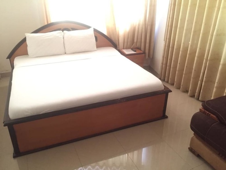 Monipee Hotel