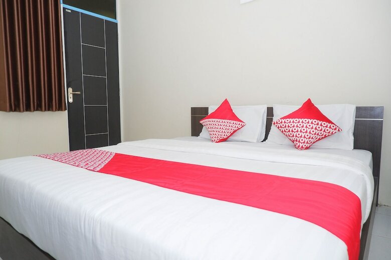 Hotel Oyo 1217 Candi Residence
