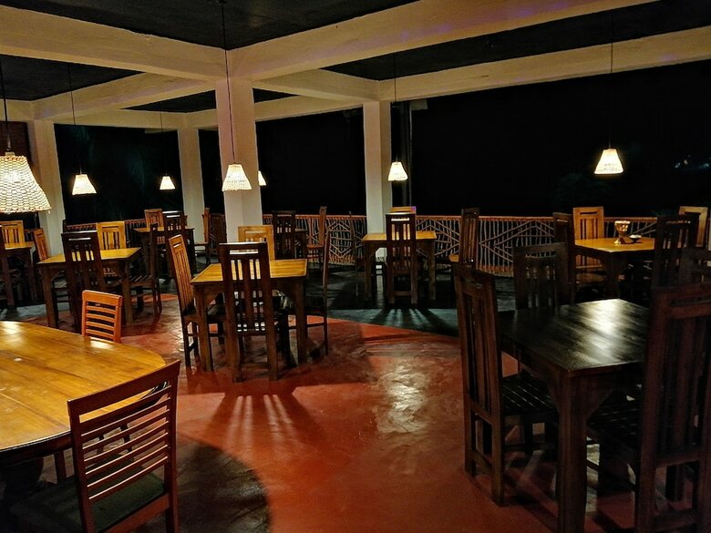 Hotel Macnara Traveller's Inn