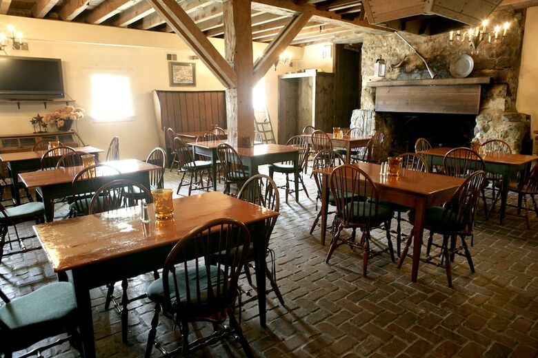 Bed & Breakfast Inn At Millrace Pond