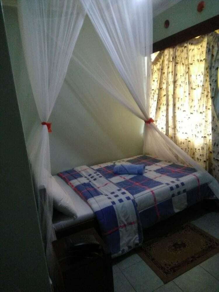 Hotel Usenge Sunset Resort