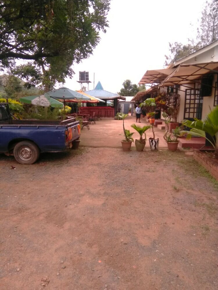Hotel Usenge Sunset Resort