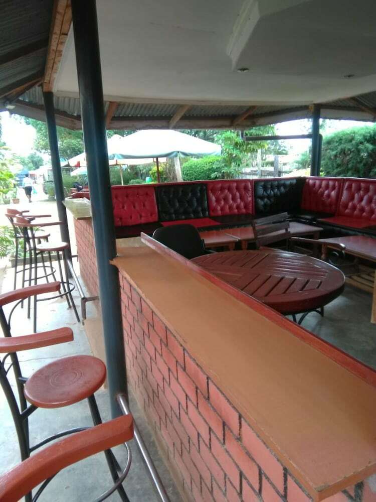 Hotel Usenge Sunset Resort