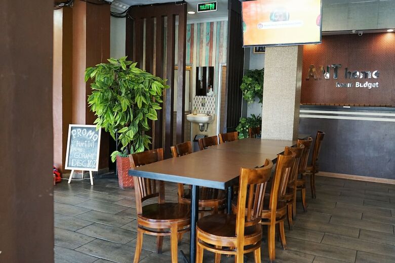 Hostal Oyo 1157 Ant Home