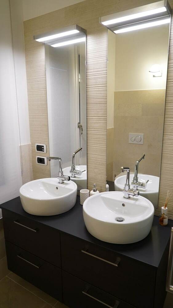 Hotel The White Building - Rooms