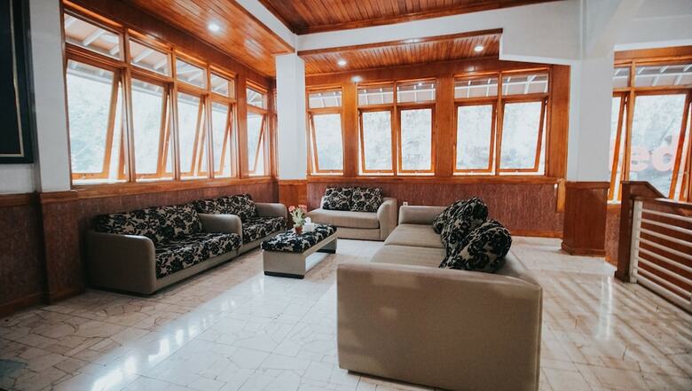 Hotel Oyo 1209 Tirtasari Nice Guesthouse