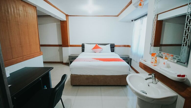 Hotel Oyo 1209 Tirtasari Nice Guesthouse