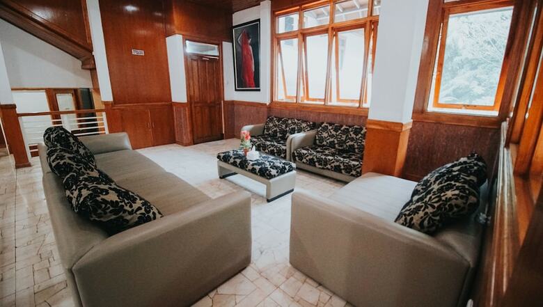 Hotel Oyo 1209 Tirtasari Nice Guesthouse