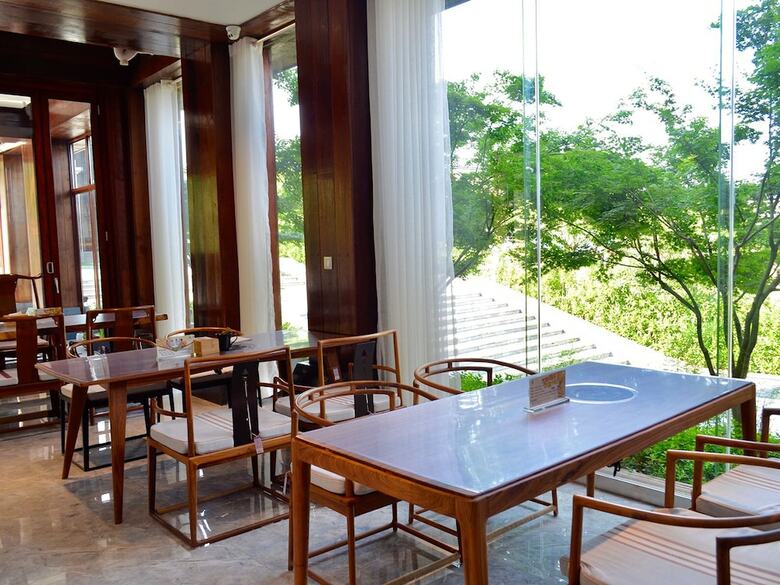 Qiancuihang Art Hotel