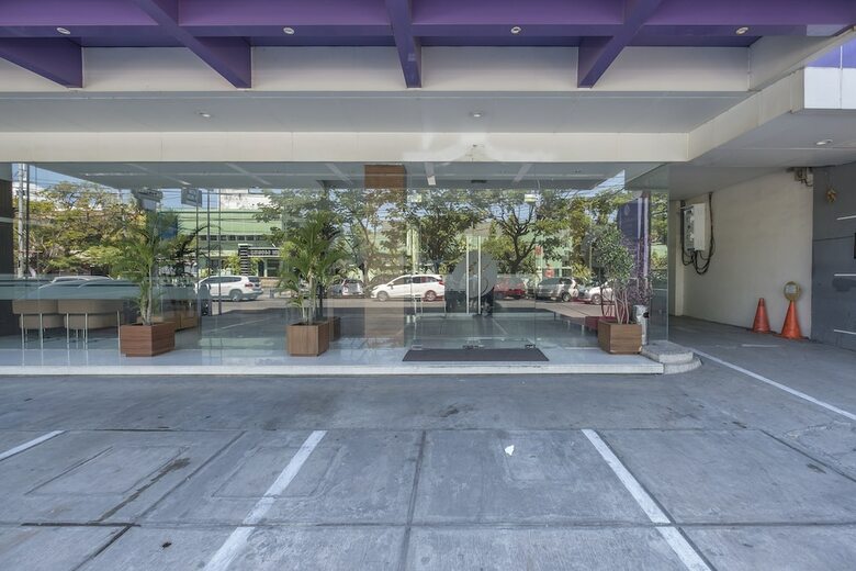 Capital O 1279 Hotel Grand Celino Makassar