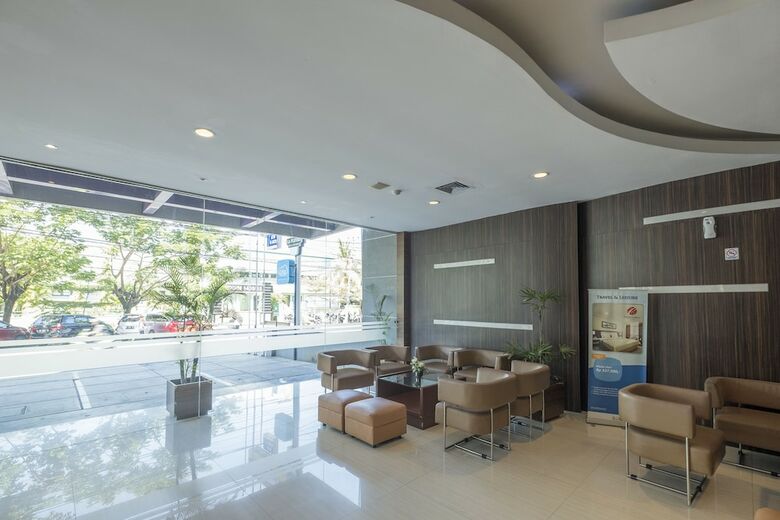 Capital O 1279 Hotel Grand Celino Makassar