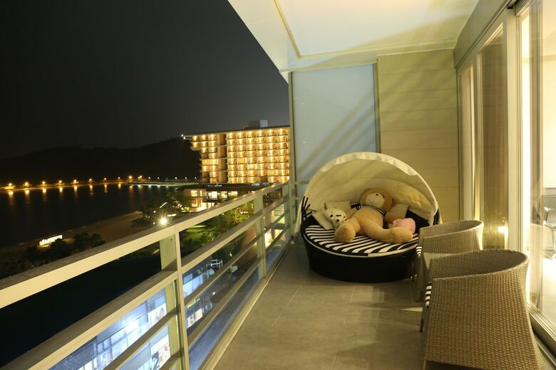 XI Yue Hai Bin Holiday Hotel