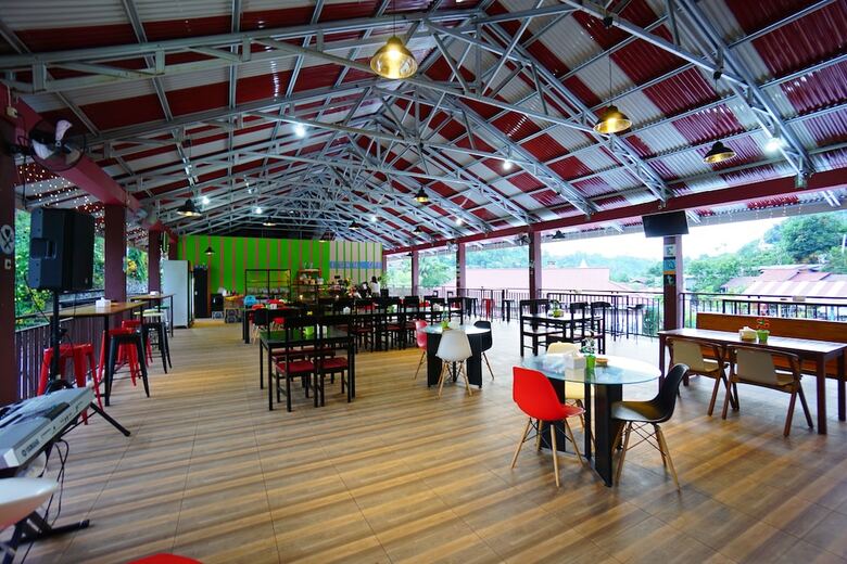 Hotel Oyo 1254 Golden Lake Resort