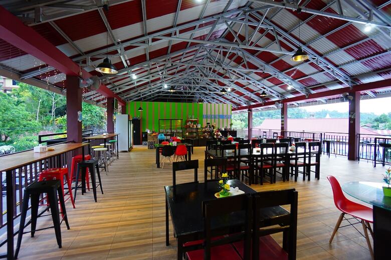 Hotel Oyo 1254 Golden Lake Resort