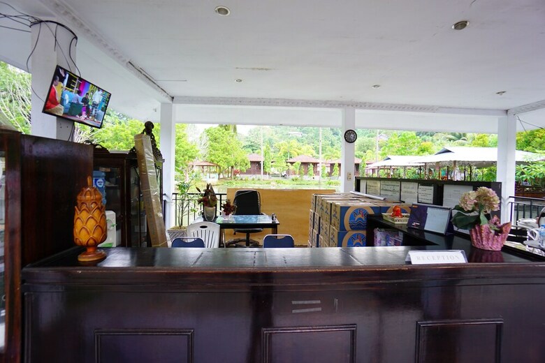 Hotel Oyo 1254 Golden Lake Resort