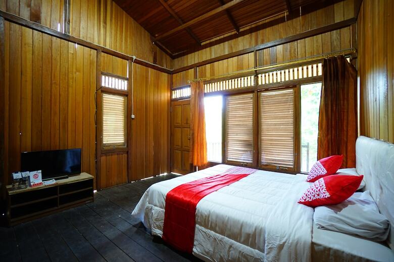Hotel Oyo 1254 Golden Lake Resort