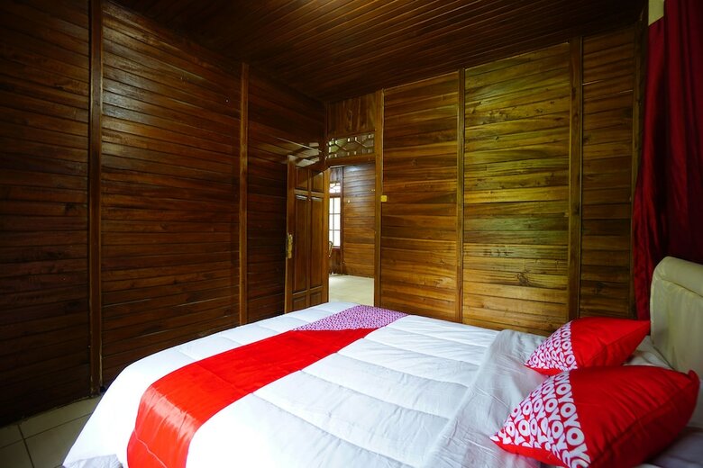 Hotel Oyo 1254 Golden Lake Resort