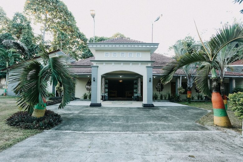 Hostal Oyo 1188 Alam Indah Lestari Hotel