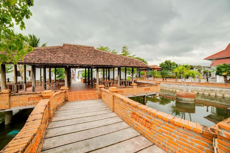 Allure Garden Hotel