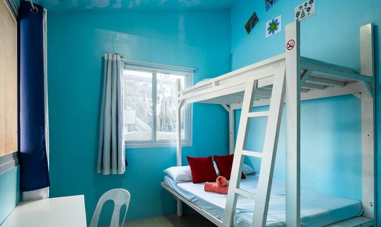 Hostal Gb Wight Accommodation & Restobar