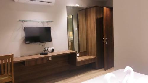 Hotel City Crown