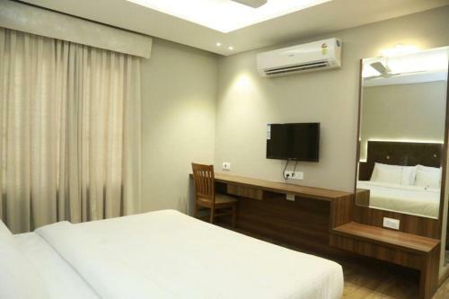 Hotel City Crown